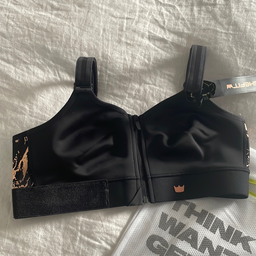 NWT, High Impact Sports Bra. Never worn. Size large.